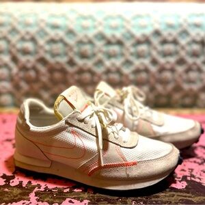 NIKE Women’s Daybreak Type 'White Hyper Crimson' tennis shoes Sz 7